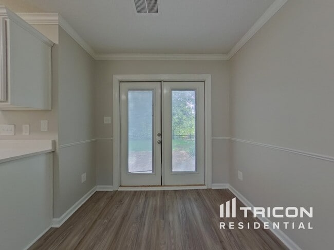 Building Photo - 149 Lantana Dr