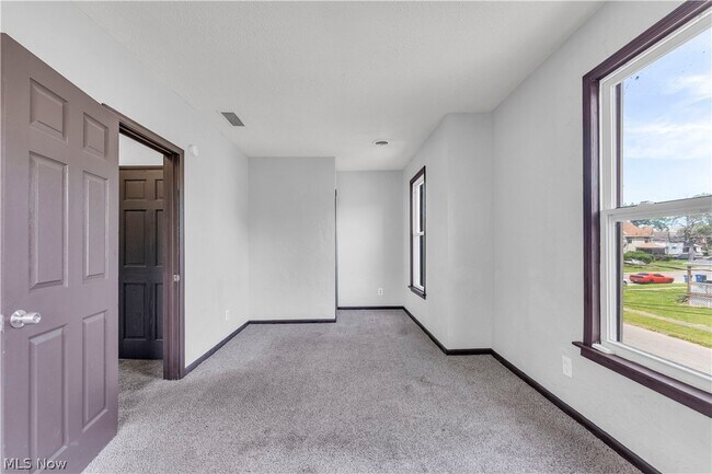 Building Photo - 812 Lovett Pl