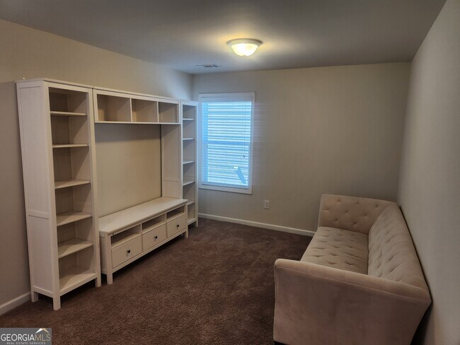 Building Photo - 47 Station Overlook Dr