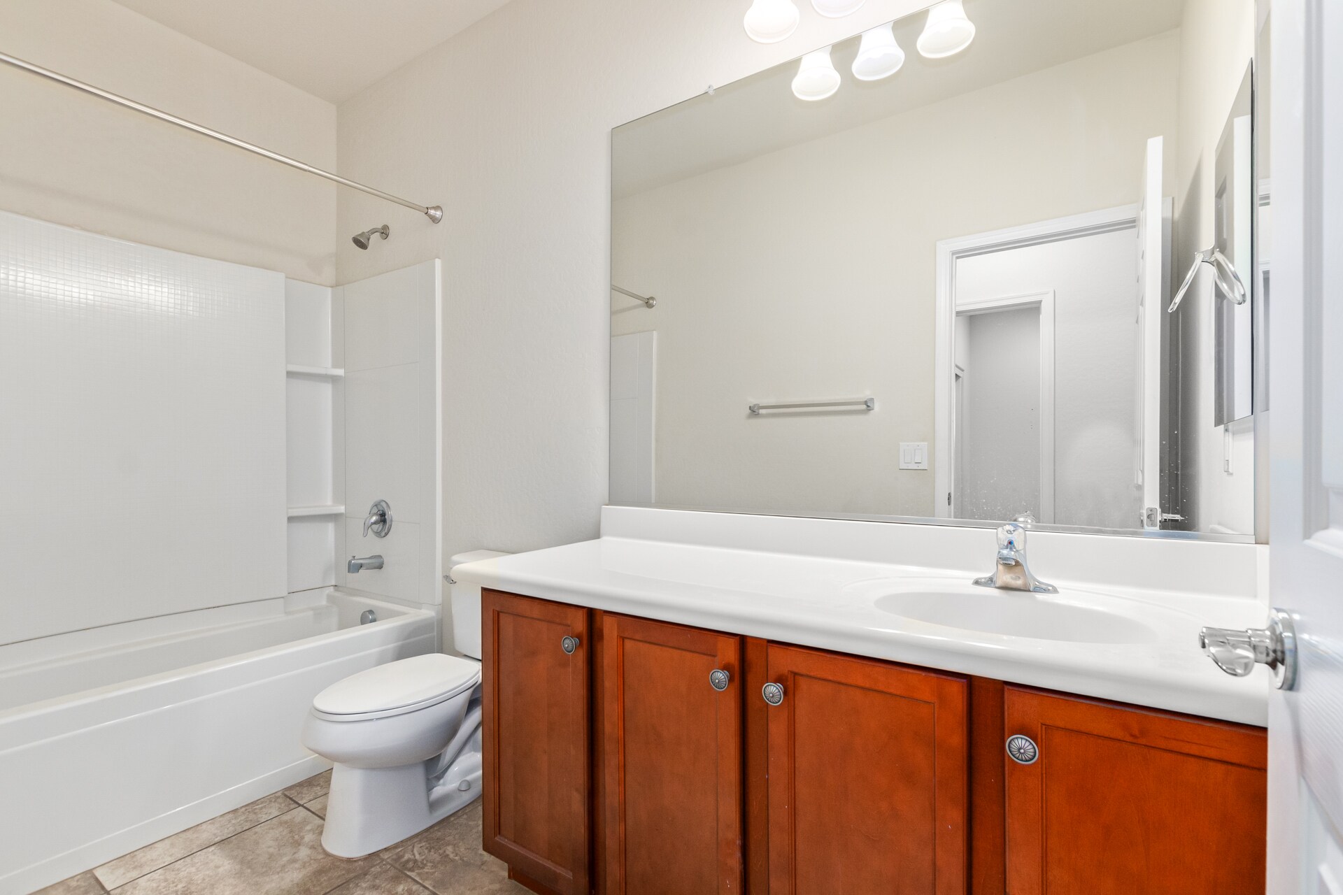 Building Photo - 1019 W Spur Dr