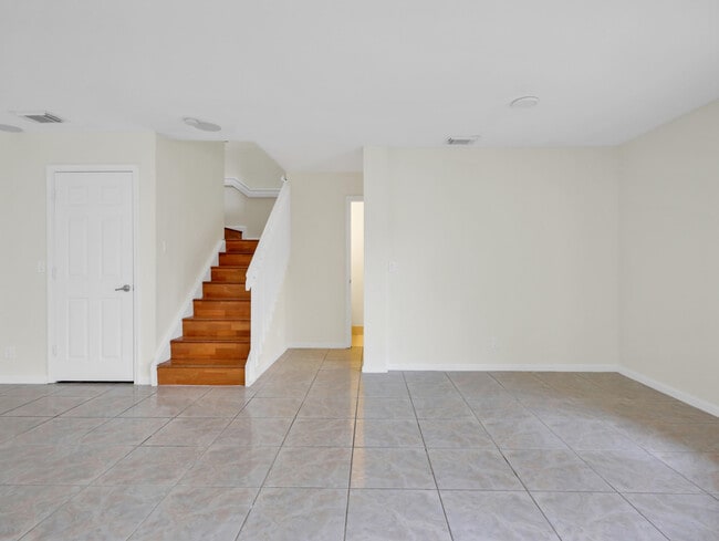 Building Photo - 6136 Sugar Loaf Ln