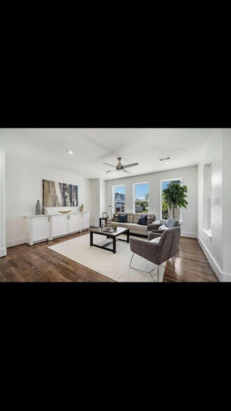 Building Photo - 1521 Laird St
