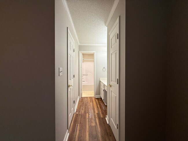 Building Photo - Spacious Two Bedroom, 2nd Floor Condo with...