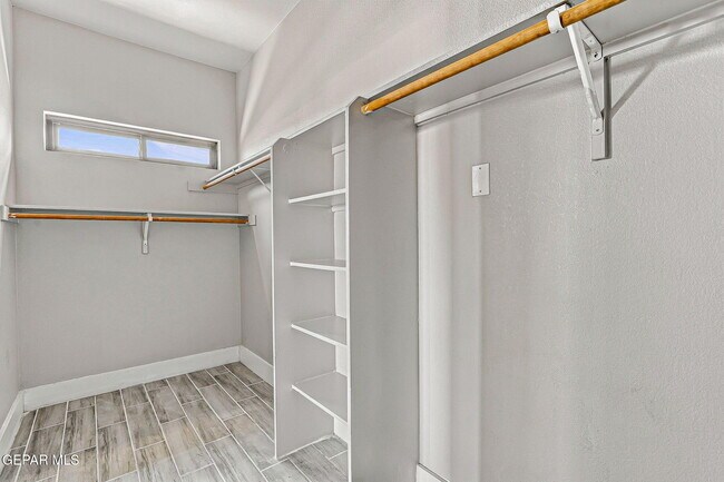 Building Photo - 14420 Navajo Point Dr