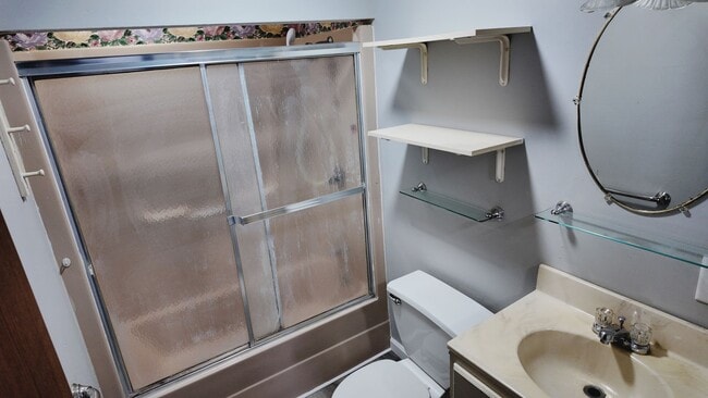 Building Photo - 310 E Jackson St