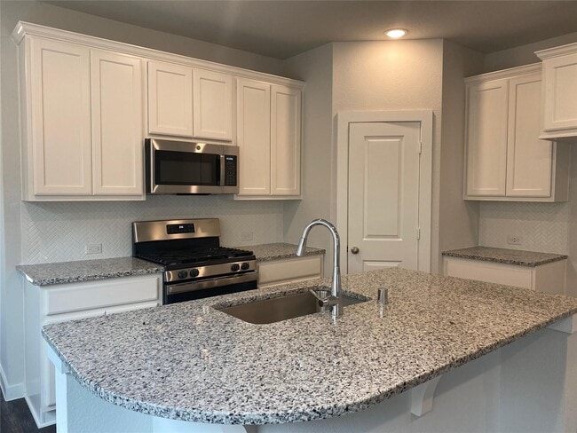 Building Photo - 16314 Apache Wds Wy