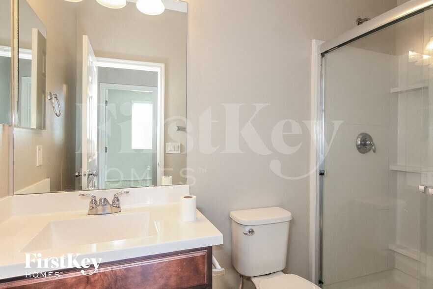 Building Photo - 12018 W Tether Trl