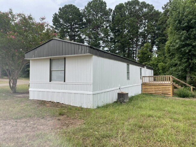 Building Photo - 3000 Poplar St