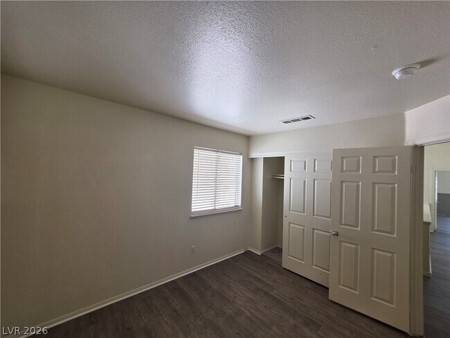 Building Photo - 8008 Dover Shores Ave