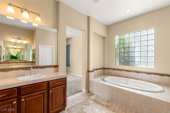 Building Photo - 17 Morninglow Pass