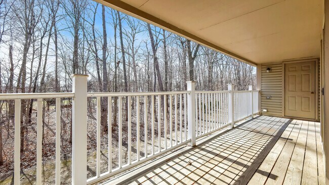 Building Photo - 5593 Stoney Pl N