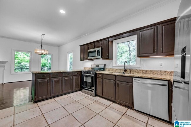 Building Photo - 25 The Falls Dr