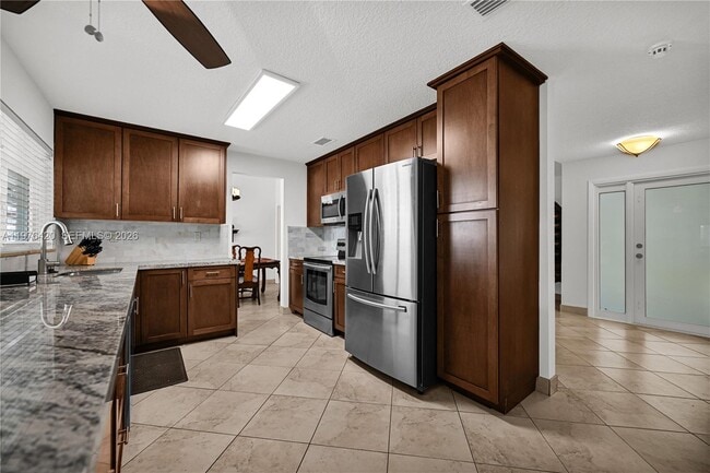 Building Photo - 5081 SW 119th Ave