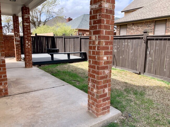 Building Photo - 3801 Tudor Cir