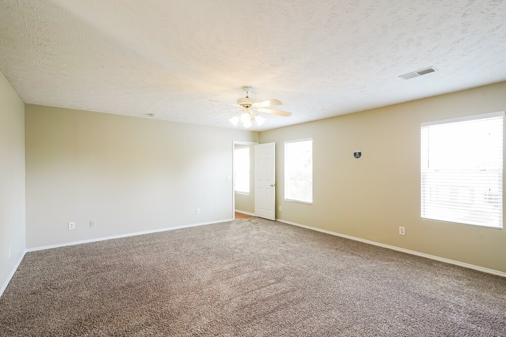 Building Photo - 2741 Sutherland Dr