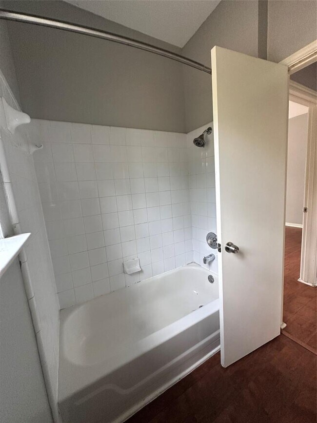 Building Photo - 4500 Silverstone Dr