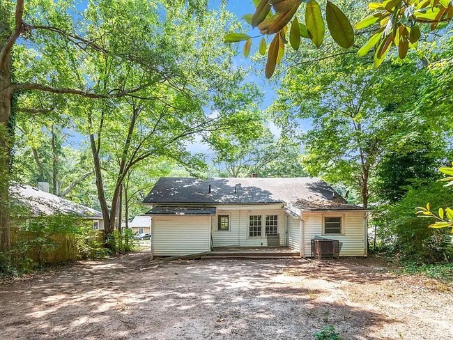 Building Photo - 3bd/2ba in the Heart of Oakland City and M...