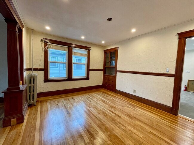 Building Photo - 20 Wilshire St