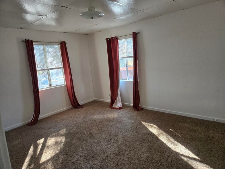 Building Photo - 436 W Frontier St