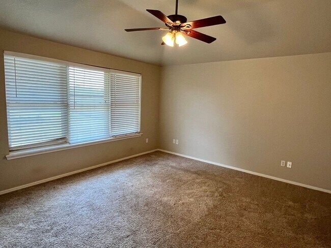 Building Photo - Spacious 3 bed 2 bath in Edmond!