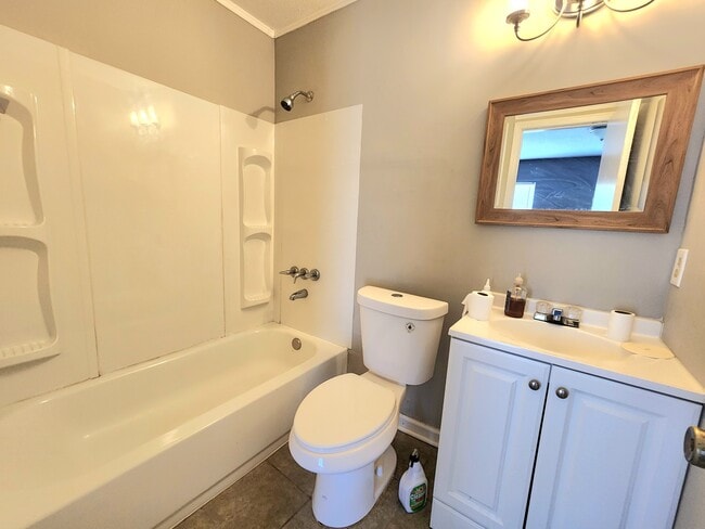 Building Photo - 6061 Briarhurst Dr
