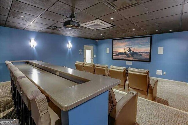 Building Photo - 3481 Lakeside Dr NE