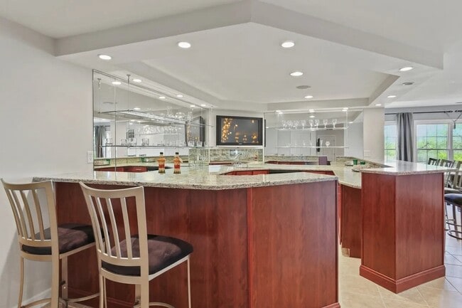 Building Photo - 22 Doral Dr