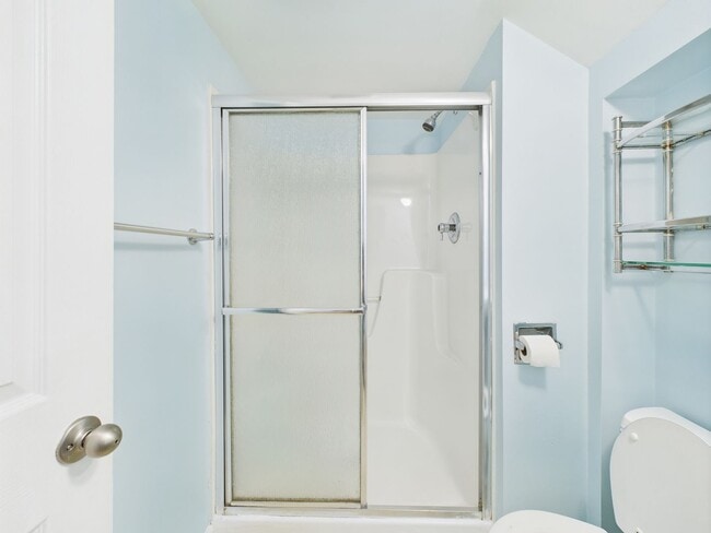 Building Photo - Charming 2-Bedroom near Gypsy Hill Park