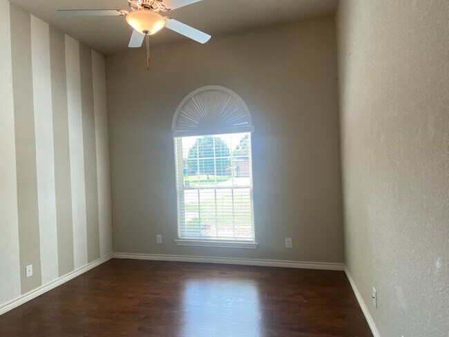 Building Photo - 5 BEDROOM, BELTON ISD