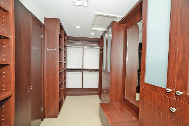 Building Photo - 6943 Giralda Cir