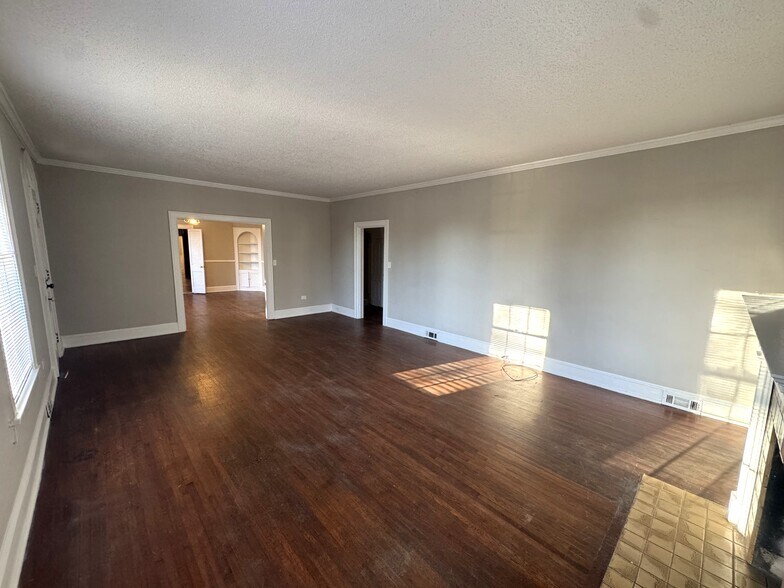 Building Photo - 1020 Cherry Hills Ct