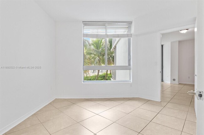 Building Photo - 350 S Miami Ave
