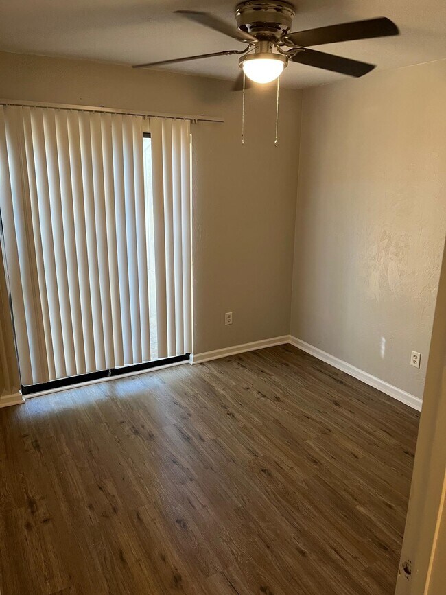 Building Photo - 2077 Hanover Ct