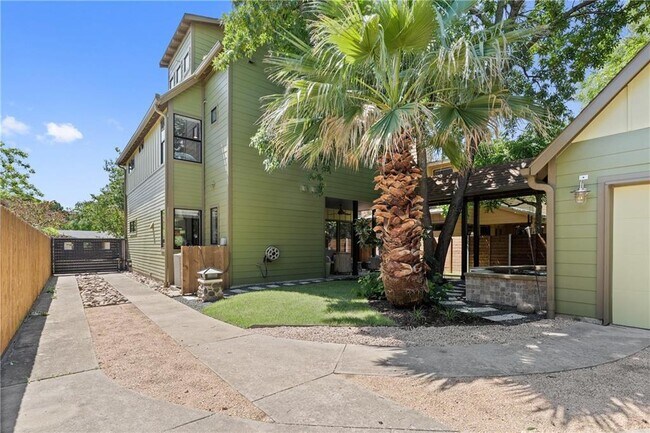 Building Photo - 5010 Finley Dr