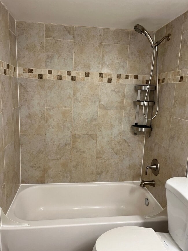 Building Photo - 408 W Inverrary Ln