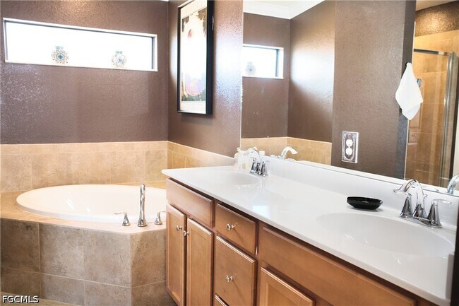 Building Photo - 13730 Julias Way