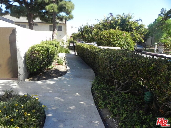 Building Photo - 879 Coriander Dr