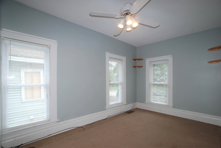 Bedroom - 146 Meadville St