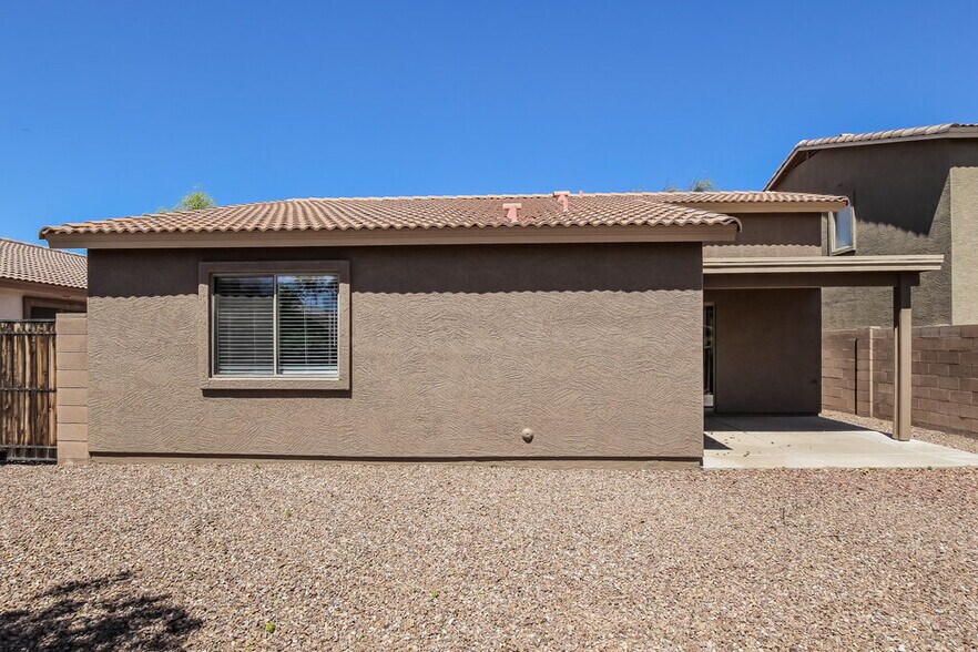 Building Photo - 16213 W Calavar Rd