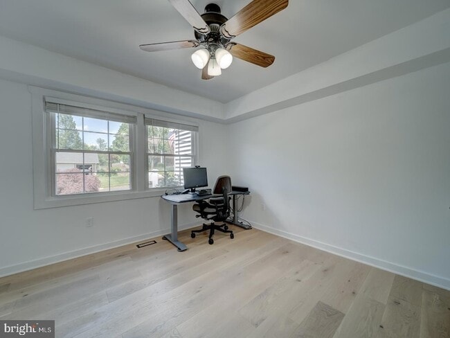 Building Photo - 1782 Shaftsbury Ave