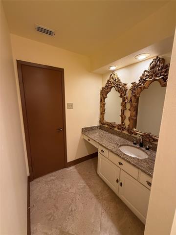 Building Photo - 12513 Burninglog Ln