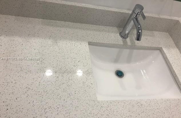 Building Photo - 550 S Park Rd