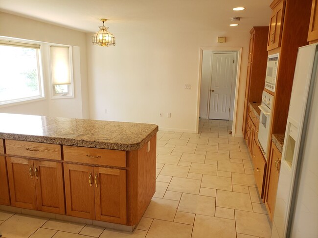 Building Photo - Beautiful 4 Bed 2.5 Bath Almaden Country C...