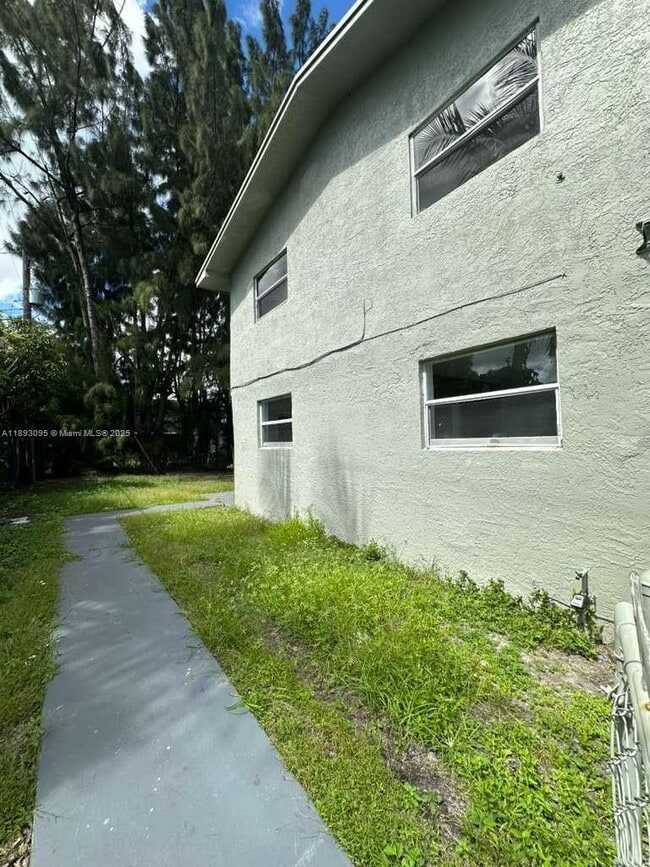 Building Photo - 1189 NW 45th Ave