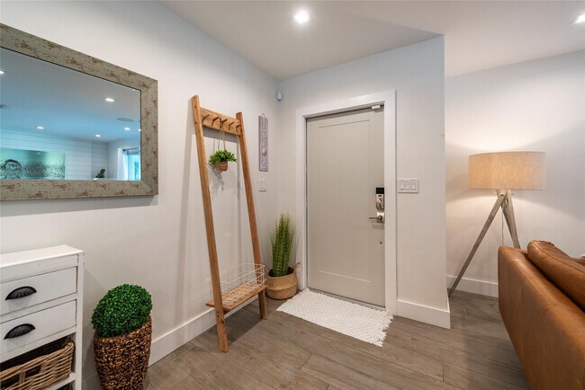 Building Photo - 1959 SE 25th Ave