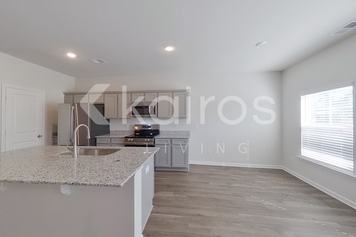 Building Photo - 2453 Banyan Cir