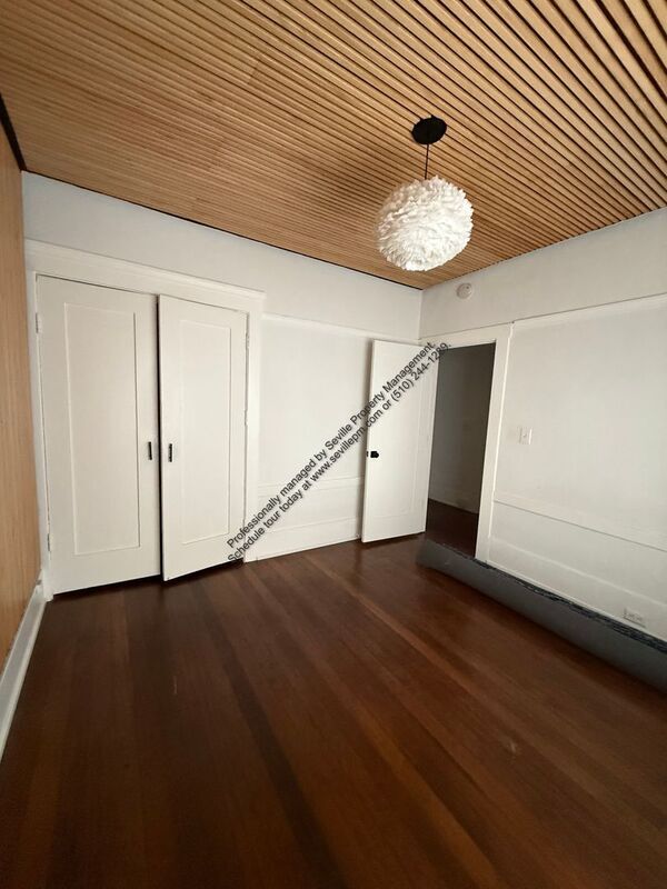 Building Photo - 1808 Filbert St