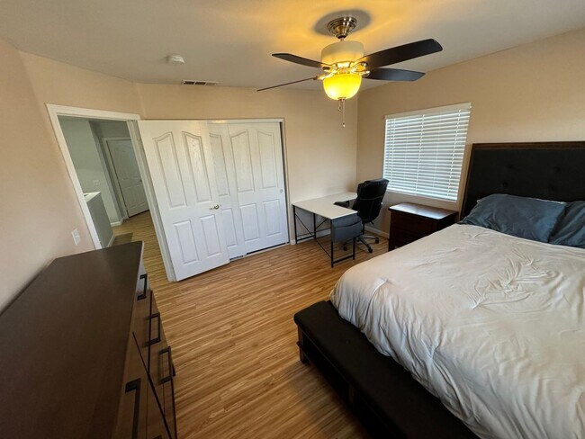 Building Photo - 40123 Vista Ridge Dr