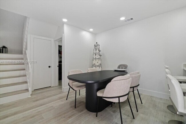 Building Photo - 3627 Cocoplum Cir