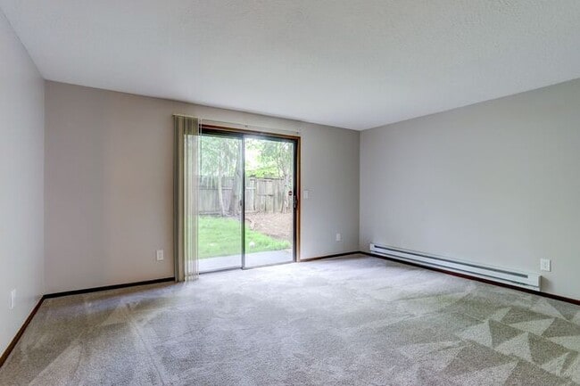 Building Photo - 2bed/1.5bath Town-home Available Soon! Cal...